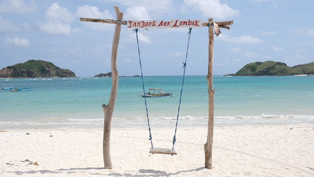 Pantai Tanjung Aan Lombok