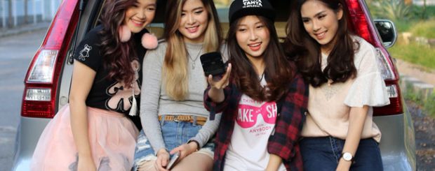 nge-vlog dengan tema OOTD