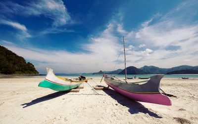 Pantai Selong Belanak Lombok via wisatadilombok.com