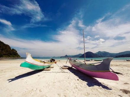 Pantai Selong Belanak Lombok via wisatadilombok.com